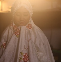 Ini Dia Penampilan Dian Pelangi di Video Klip Terbaru Saif Adam