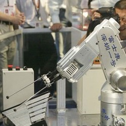 iPhone Terbaru Dibikin Robot