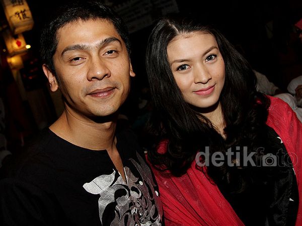 Keserasian Donita dan Adi Nugroho Keserasian Donita dan Adi Nugroho