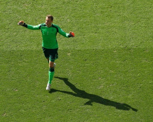 Neuer Kiper Terbaik di Dunia