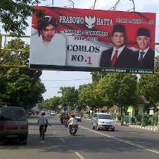 Dua Iklan Bando Capres di Jalur Pantura Situbondo Masih Terpasang