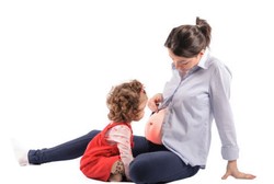 Hamil Lagi Padahal Sedang Menyusui, Haruskah Setop Beri ASI untuk si Kecil?