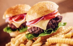 Agar Tak Sering Digigit Nyamuk Hindari Konsumsi Makanan dan Minuman ini