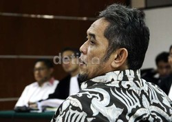 Divonis 4,5 Tahun, Teuku Bagus Terbukti Suap Olly Dondokambey Rp 2,5 M