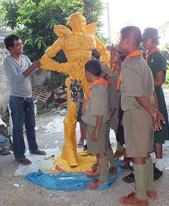 Wah! Patung Transformers Setinggi 2,5 Meter Terbuat dari Lilin