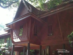 Blusukan Seru ke Rumah Jim Thompson di Bangkok