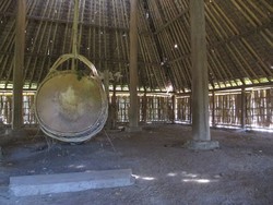 Sudah Tahu? Masjid di Lombok Ini Lantainya Masih Beralas Tanah