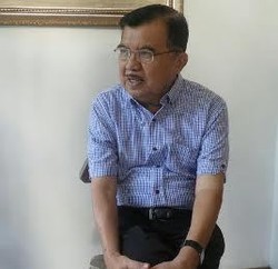 Masa Tenang Kampanye, JK Tanggalkan Kemeja Putih