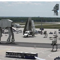 Wah! Stasiun Luar Angkasa Star Wars Muncul di Bandara Frankfurt