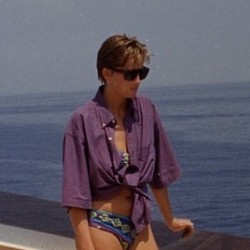 Foto Putri Diana Berbikini Terungkap