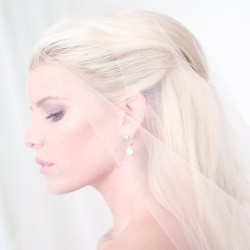 Cantiknya Jessica Simpson Bergaun Pengantin