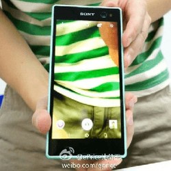 Ponsel Selfie Sony Xperia C3 Beredar