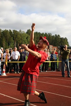 Di Kampungnya Nokia, Ponsel Dilempar-lempar