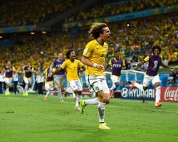 David Luiz Siap Pimpin Brasil Hadapi Jerman