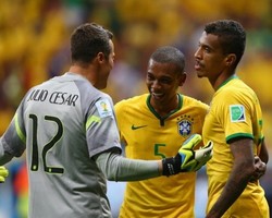 Scolari Siapkan Opsi Pasang 3 Gelandang Bertahan