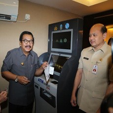 Warga Jatim Kini Bisa Membayar Pajak Kendaraan Bermotor Melalui ATM