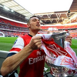 Vermaelen Belum Tahu Akan Main di Mana Musim Depan