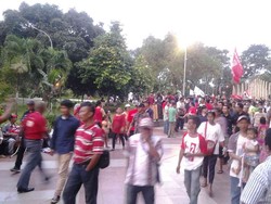 Massa di Tugu Proklamasi Bubar, Lalin Arah Cikini Tersendat