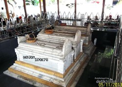 Usai Mencoblos, Lanjut Wisata Religi di Gresik