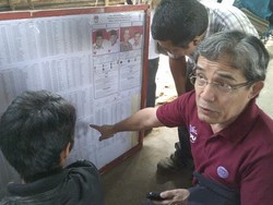 Komisioner KPU Hadar Nafis Gumay Pantau Langsung TPS Kampung Bandan