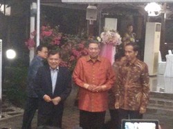 Tiba di Cikeas, Jokowi-JK Disambut SBY yang Berbaju Merah