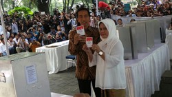 Usai Nyoblos, Jokowi Lakukan Kunjungan Kilat ke Kantor Relawan Bara JP