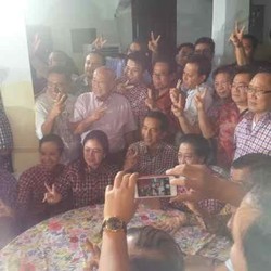 Salam 2 Jari, Jokowi-JK dan Mega Pantau Quick Count
