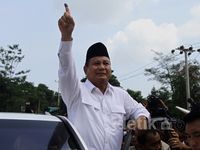 Prabowo Nyoblos di TPS 02 Bojong Koneng