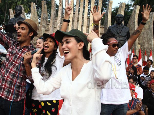 Artis dan Pendukung Rayakan Kemenangan Jokowi