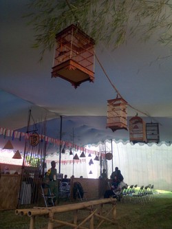 Wali Kota Ridwan Kamil Mencoblos di TPS dengan Nuansa Bambu ini