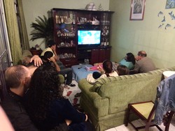 Nobar Penuh Kehangatan Bersama Warga Brasil di Favela Diadema