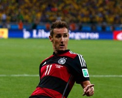 Klose Jadi Pencetak Gol Terbanyak Piala Dunia di Tengah Pesta Jerman