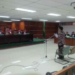 Baca Pledoi, Andi Mallarangeng Protes Soal Tuduhan Penerimaan Duit