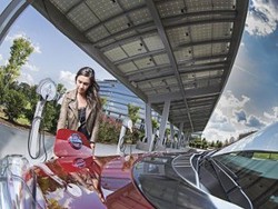 Nissan Gratiskan Pengisian Baterai Mobil Listrik 2 Tahun