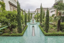 Tak Disangka, Paris Punya Masjid Secantik Ini