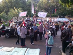 Relawan Jokowi dari Hong Kong Geruduk KPU, Minta Pilpres Diulang