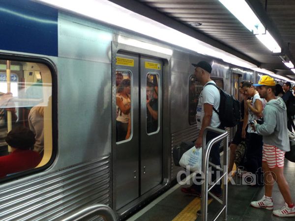 Melihat Moda Kereta di Sao Paulo