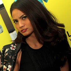 Kerja Bareng Acha Septriasa di IMFW 2014, Calon Suami Ngaku Sangat Tertolong