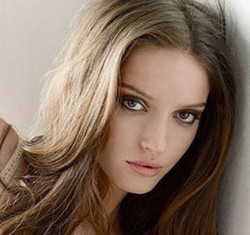 6 Selebriti Cantik Keturunan Arab