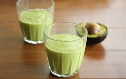 Lembut Manis Assir Al Avoca, Smoothies Alpukat Kurma Asal Maroko
