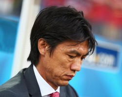 Hong Myung-bo Mundur sebagai Pelatih Korsel