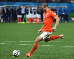 Soal Pemilihan Vlaar Sebagai Penendang Pertama Belanda