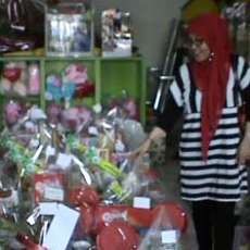 Parcel Lebaran Berisi Barang Elektronik Jadi Favorit Pembeli di Jember