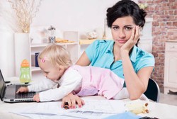 Ibu Bekerja Ingin Tetap Lancar Menyusui dan Puasa? Bisa Kok!