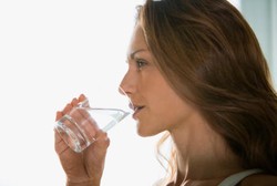 Kebutuhan Cairan Ibu Menyusui Lebih Banyak, Ini Trik Agar Tak Dehidrasi