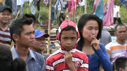 Isak Tangis Warnai Pemakaman 4 Orang Sekeluarga Korban Minibus Terbakar