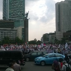 Ratusan Massa Penuhi Bundaran HI, Gelar Aksi Dukung Palestina