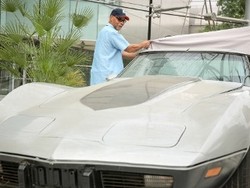 Kakek Ini Bertemu Lagi dengan Mobilnya yang Sempat Hilang 33 Tahun