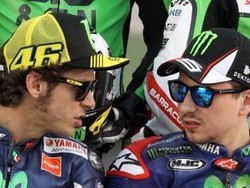 Rossi: Tetaplah di Yamaha, Lorenzo