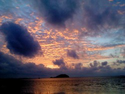 Temaran Surya Berteman Mega